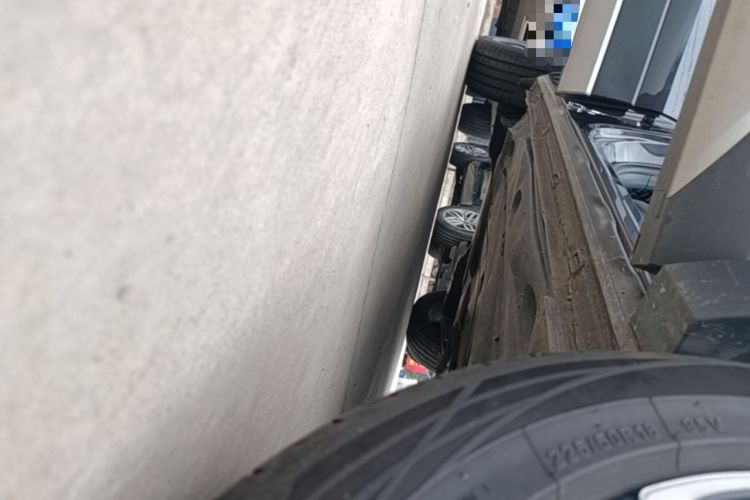 Used Volkswagen Tharu 2023 300TSI Two-Wheel-Drive Full Moon Edition Right Side Sill