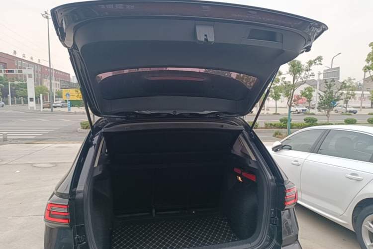 Used Volkswagen Tharu 2023 300TSI Two-Wheel-Drive Full Moon Edition Trunk
