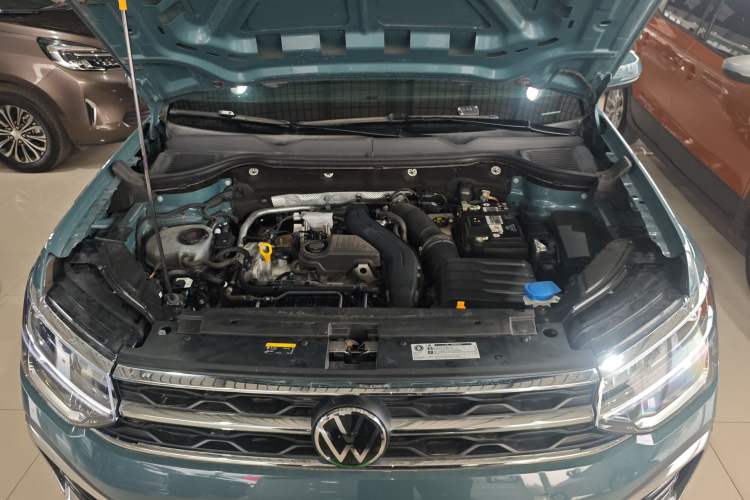 Used Volkswagen Tharu 2023 300TSI Two-Wheel-Drive Moonlight Edition Engine Bay