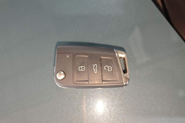 Used Volkswagen Tharu 2023 300TSI Two-Wheel-Drive Moonlight Edition Interior 1