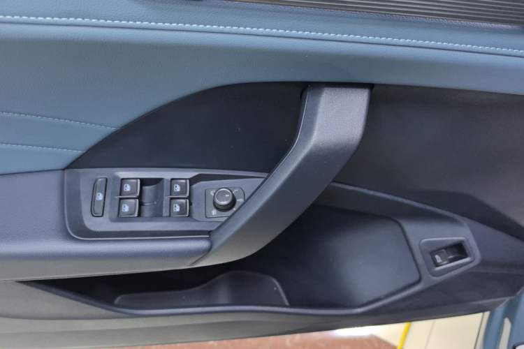 Used Volkswagen Tharu 2023 300TSI Two-Wheel-Drive Moon Luxury Edition Interior 7