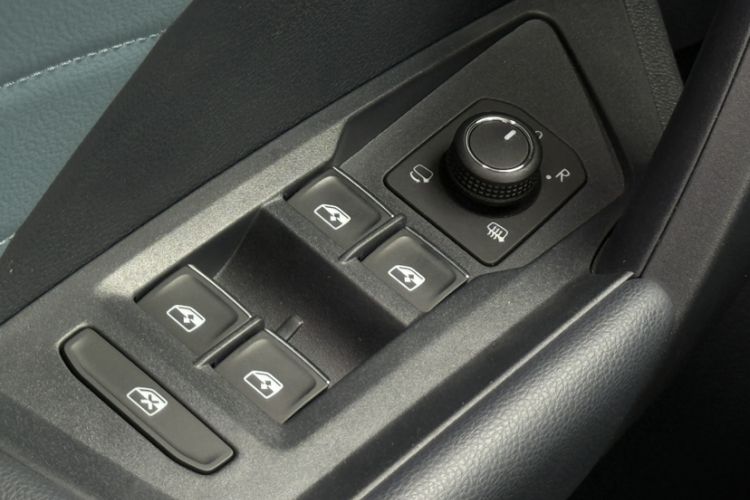 Used Volkswagen Tharu 2023 330TSI Four-Wheel Drive Moon Luxury Edition Interior 9