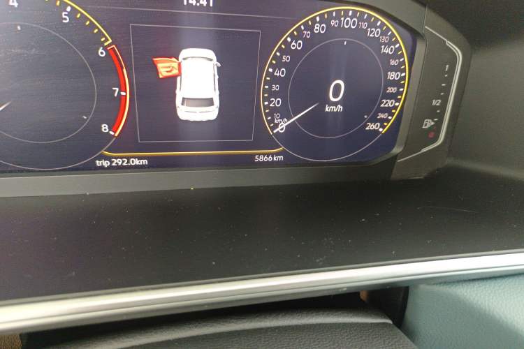 Used Volkswagen Tharu 2023 330TSI Four-Wheel Drive Moon Luxury Edition Odometer Close Up