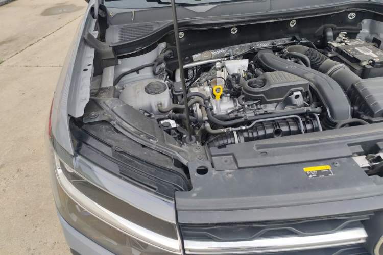 Used Volkswagen Tharu 2023 300TSI Two-Wheel-Drive Full Moon Edition Engine Bay Right