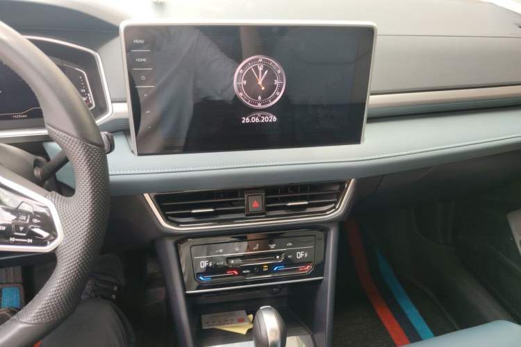 Used Volkswagen Tharu 2023 300TSI Two-Wheel-Drive Full Moon Edition Audio And AC Panel
