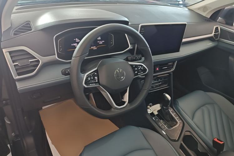 Used Volkswagen Tharu 2023 300TSI Two-Wheel-Drive Full Moon Edition Center Console