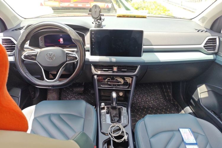 Used Volkswagen Tharu 2023 300TSI Two-Wheel-Drive Full Moon Edition Center Console