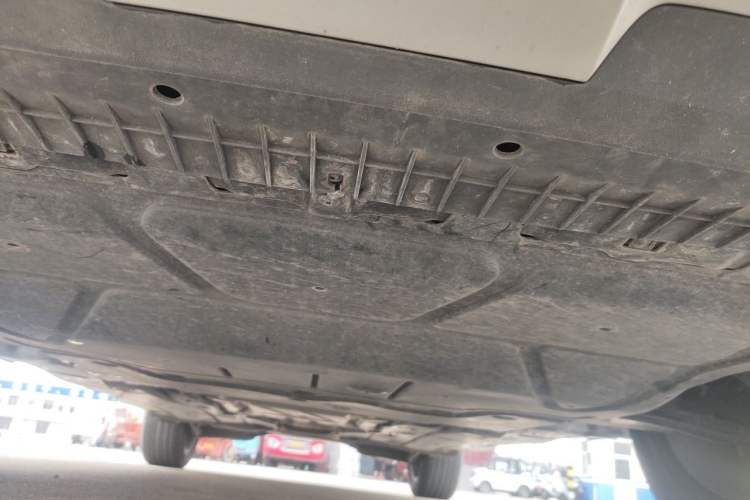 Used Volkswagen Tharu 2023 300TSI Two-Wheel-Drive Full Moon Edition Chassis Front
