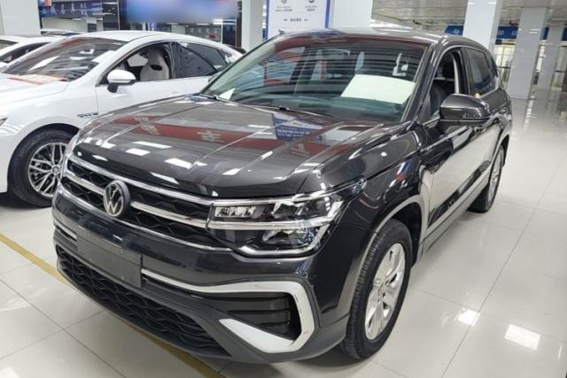 Ojetý Volkswagen Tharu 2023 300TSI Two-Wheel-Drive Crescent Edition