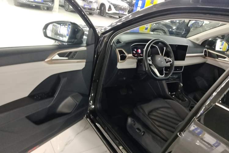 Used Volkswagen Tharu 2023 300TSI Two-Wheel-Drive Full Moon Edition Driver Seat
