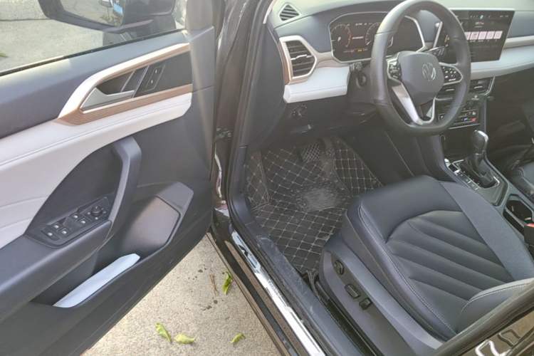 Used Volkswagen Tharu 2023 300TSI Two-Wheel-Drive Full Moon Edition Driver Seat