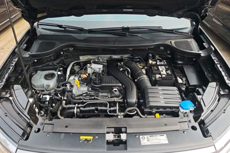 Used Volkswagen Tharu 2023 300TSI Two-Wheel-Drive Full Moon Edition Engine Bay
