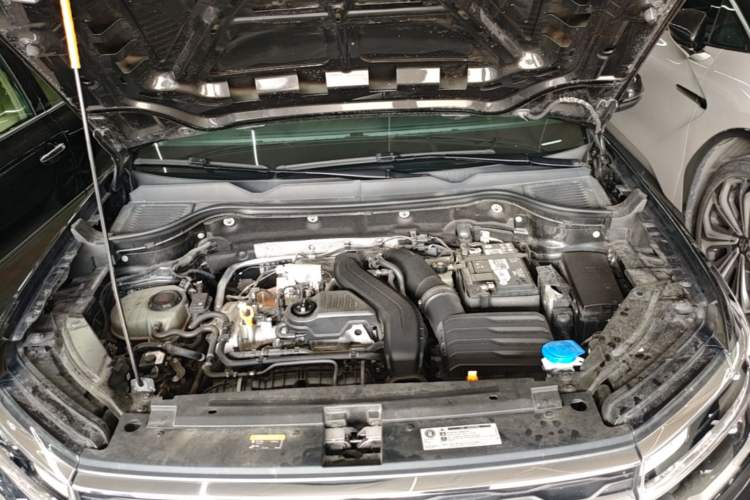 Used Volkswagen Tharu 2023 300TSI Two-Wheel-Drive Moonlight Edition Engine Bay