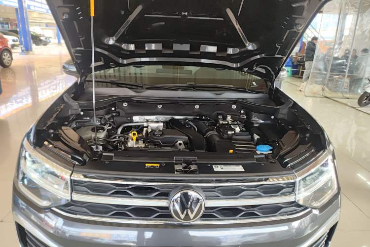 Used Volkswagen Tharu 2023 300TSI Two-Wheel-Drive Full Moon Edition Engine Bay