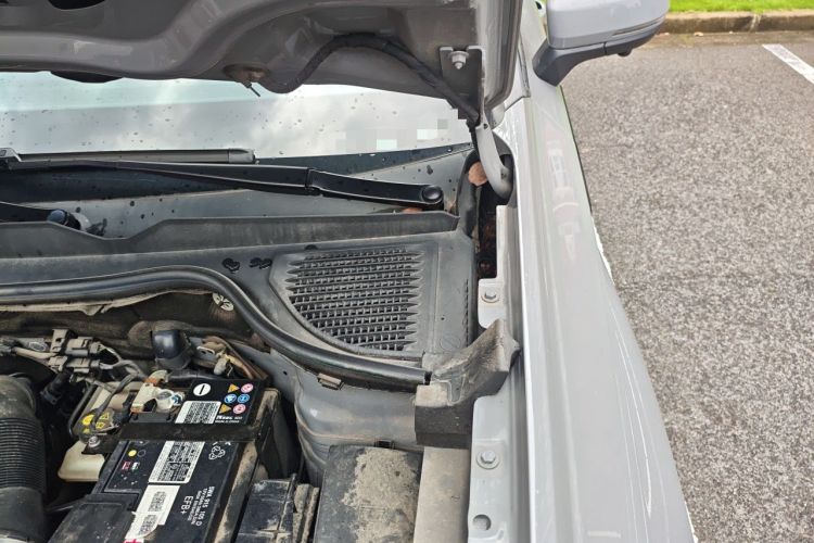 Used Volkswagen Tharu 2023 300TSI Two-Wheel-Drive Moonlight Edition Engine Bay Left