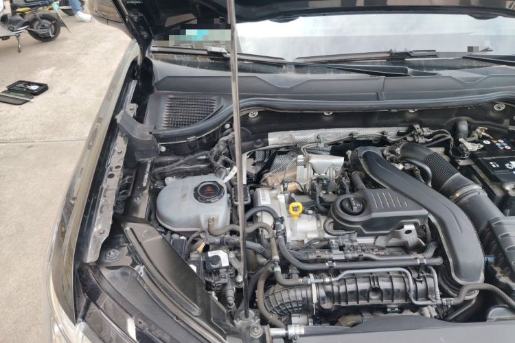 Used Volkswagen Tharu 2023 300TSI Two-Wheel-Drive Full Moon Edition Engine Bay Right