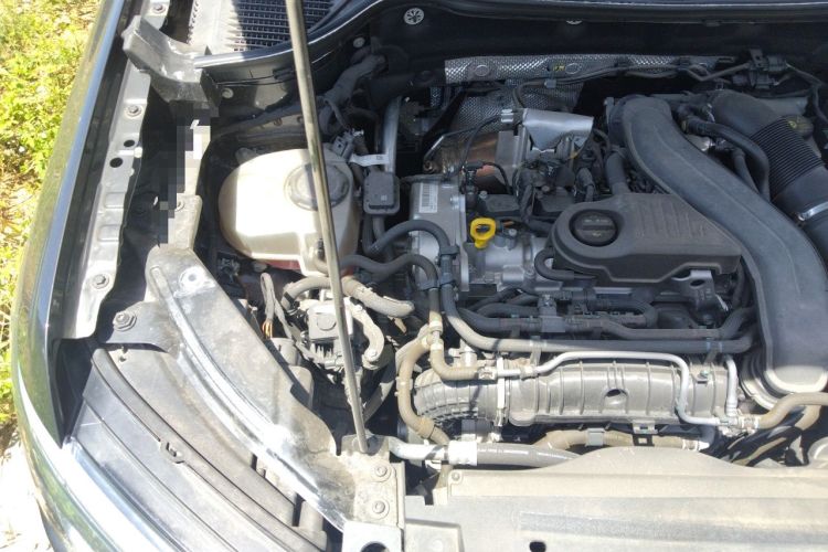 Used Volkswagen Tharu 2023 300TSI Two-Wheel-Drive Moonlight Edition Engine Bay Right
