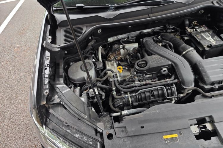 Used Volkswagen Tharu 2023 300TSI Two-Wheel-Drive Full Moon Edition Engine Bay Right