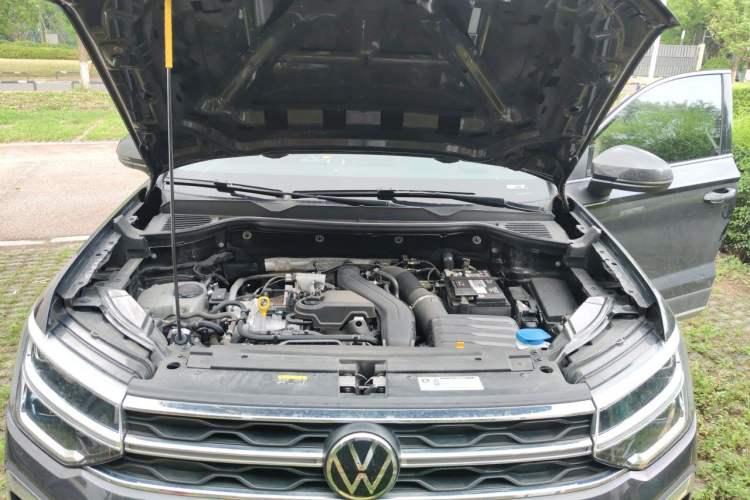 Used Volkswagen Tharu 2023 300TSI Two-Wheel-Drive Full Moon Edition Engine Bay
