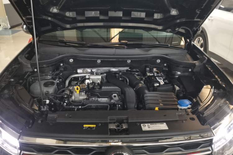 Used Volkswagen Tharu 2023 300TSI Two-Wheel-Drive Moonlight Edition Engine Bay
