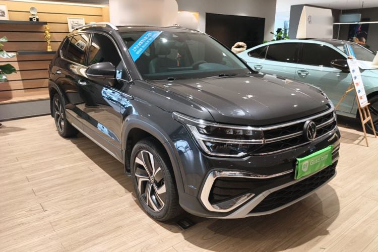 Used Volkswagen Tharu 2023 300TSI Two-Wheel-Drive Full Moon Edition Front Right 45 Deg