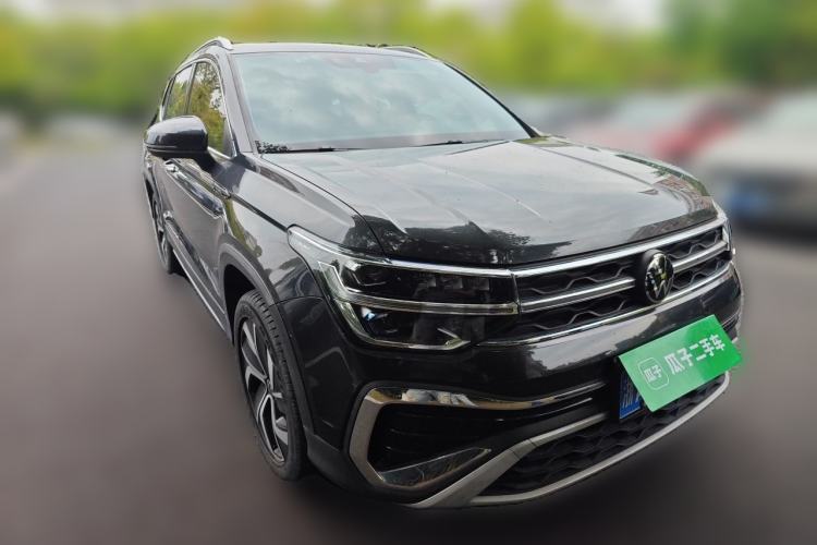 Used Volkswagen Tharu 2023 300TSI Two-Wheel-Drive Full Moon Edition Front Right 45 Deg