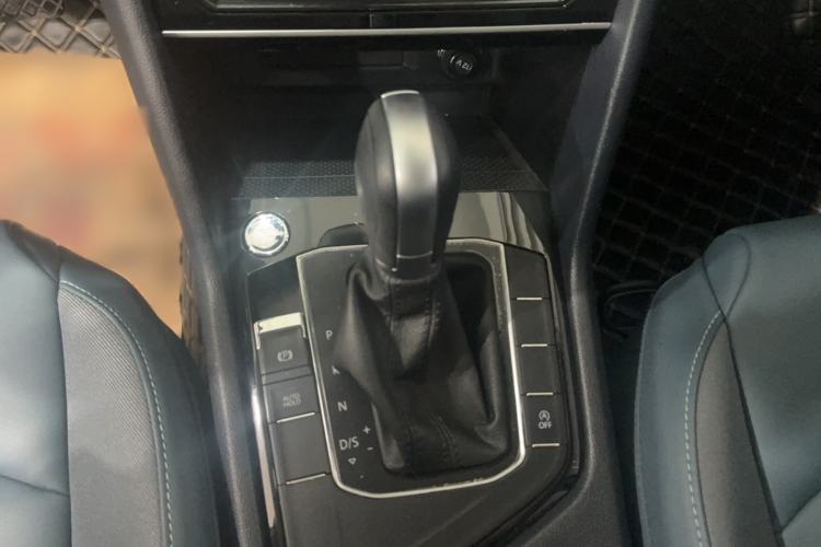 Used Volkswagen Tharu 2023 300TSI Two-Wheel-Drive Moonlight Edition Gear Lever