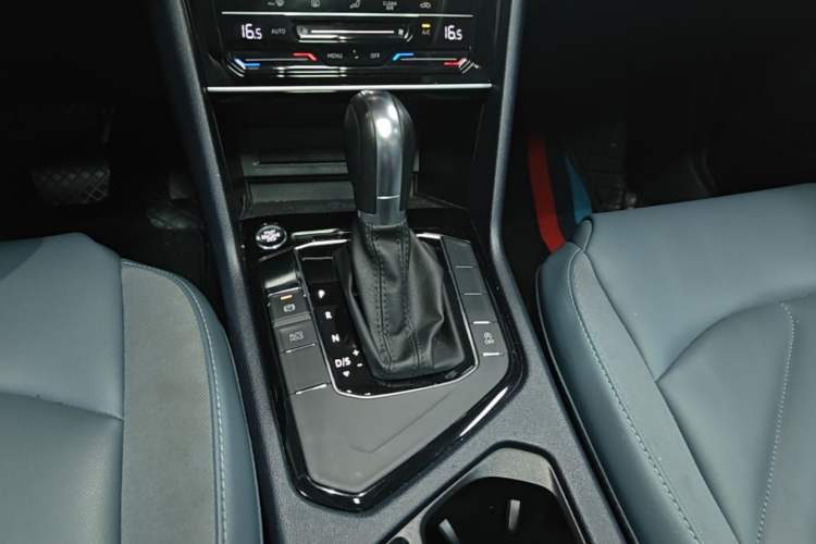 Used Volkswagen Tharu 2023 300TSI Two-Wheel-Drive Moonlight Edition Gear Lever