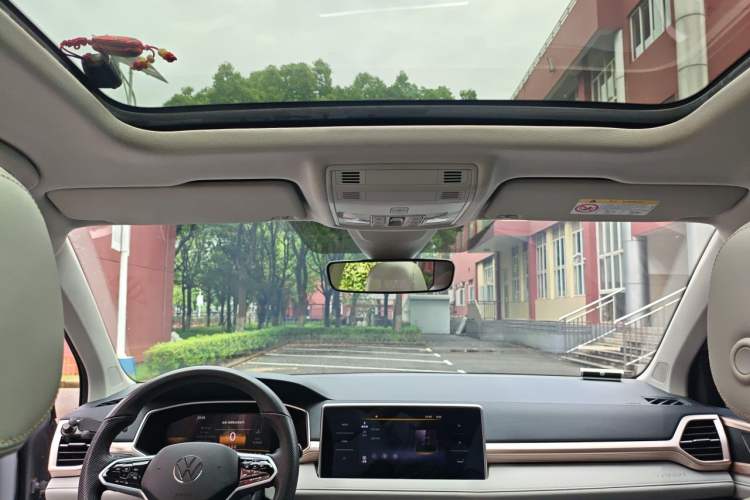 Used Volkswagen Tharu 2023 300TSI Two-Wheel-Drive Moonlight Edition Headliner