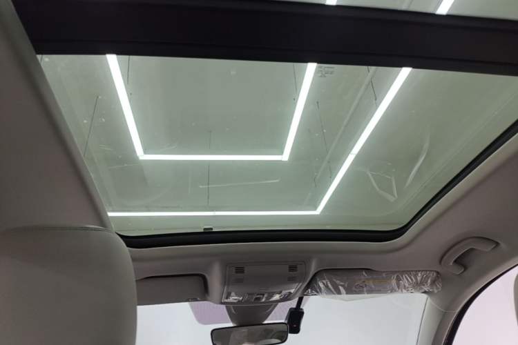 Used Volkswagen Tharu 2023 300TSI Two-Wheel-Drive Moonlight Edition Headliner