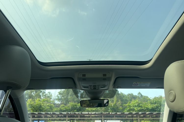 Used Volkswagen Tharu 2023 300TSI Two-Wheel-Drive Moonlight Edition Headliner