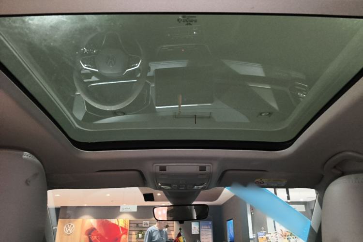 Used Volkswagen Tharu 2023 300TSI Two-Wheel-Drive Full Moon Edition Headliner
