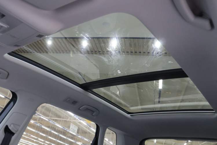 Used Volkswagen Tharu 2023 300TSI Two-Wheel-Drive Full Moon Edition Headliner