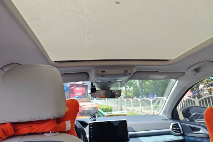 Used Volkswagen Tharu 2023 300TSI Two-Wheel-Drive Full Moon Edition Headliner