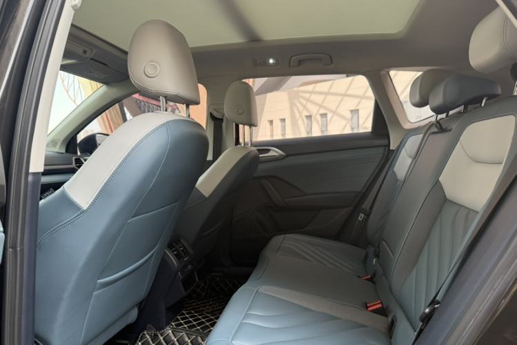 Used Volkswagen Tharu 2023 300TSI Two-Wheel-Drive Moonlight Edition Interior 1
