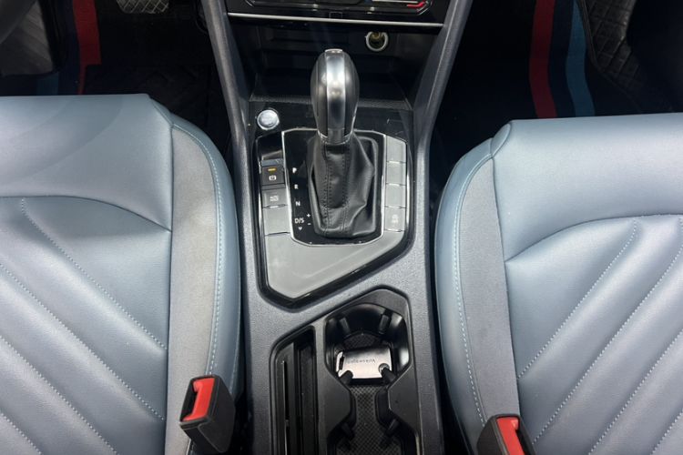 Used Volkswagen Tharu 2023 300TSI Two-Wheel-Drive Moonlight Edition Interior 10