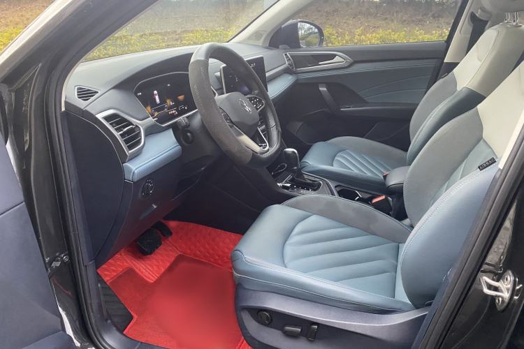 Used Volkswagen Tharu 2023 300TSI Two-Wheel-Drive Moonlight Edition Interior 2