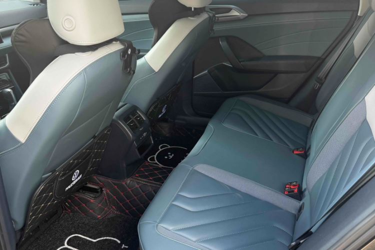 Used Volkswagen Tharu 2023 300TSI Two-Wheel-Drive Moonlight Edition Interior 3