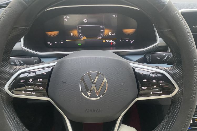 Used Volkswagen Tharu 2023 300TSI Two-Wheel-Drive Moonlight Edition Interior 3