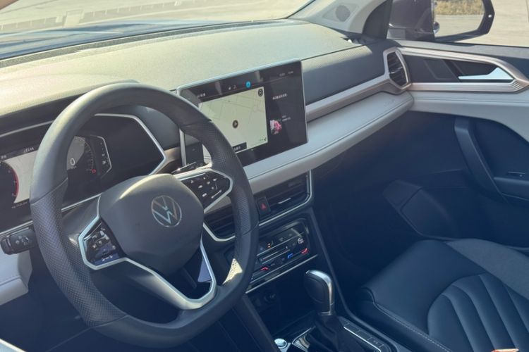 Used Volkswagen Tharu 2023 300TSI Two-Wheel-Drive Full Moon Edition Interior 3