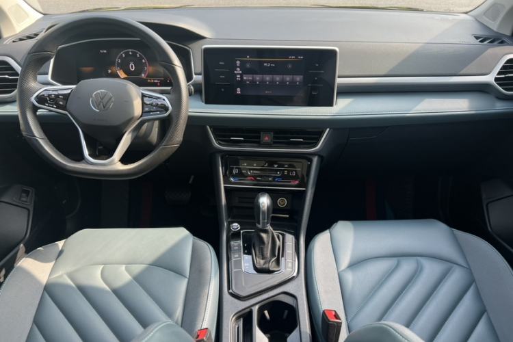 Used Volkswagen Tharu 2023 300TSI Two-Wheel-Drive Moonlight Edition Interior 6