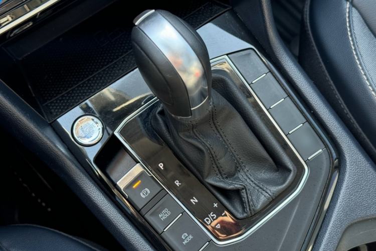 Used Volkswagen Tharu 2023 300TSI Two-Wheel-Drive Full Moon Edition Interior 6