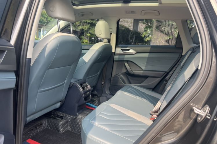 Used Volkswagen Tharu 2023 300TSI Two-Wheel-Drive Moonlight Edition Interior 7