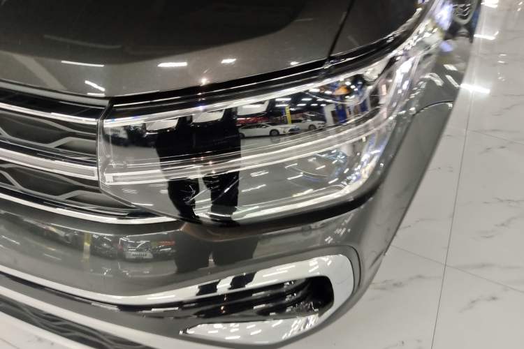 Used Volkswagen Tharu 2023 300TSI Two-Wheel-Drive Full Moon Edition Left Front Headlight