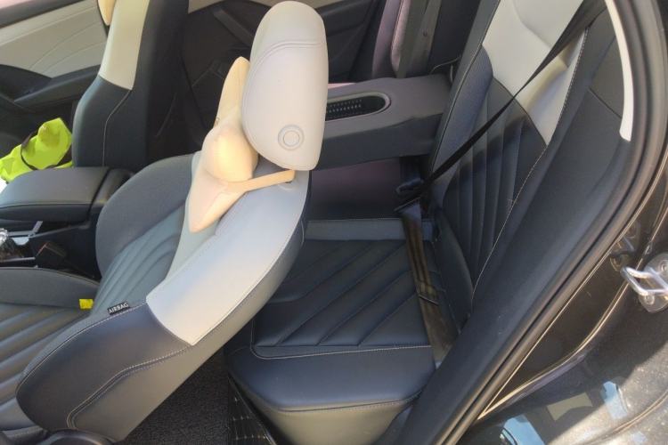 Used Volkswagen Tharu 2023 300TSI Two-Wheel-Drive Moonlight Edition Left Rear Seat