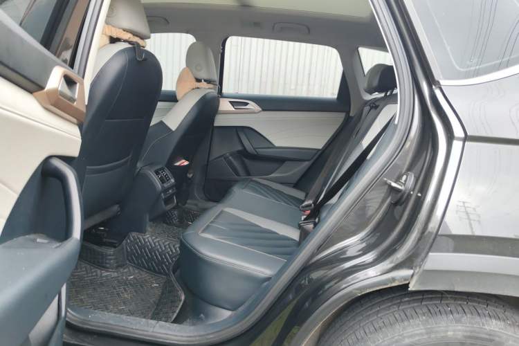 Used Volkswagen Tharu 2023 300TSI Two-Wheel-Drive Full Moon Edition Left Rear Seat