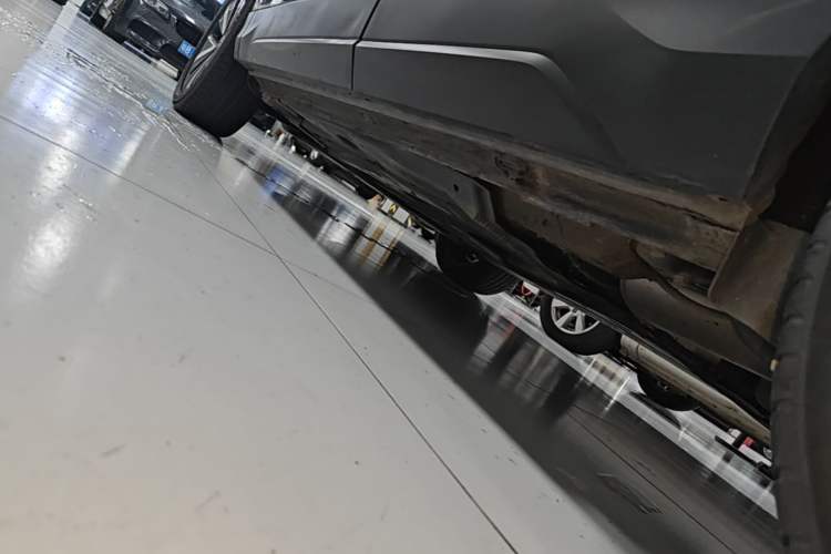 Used Volkswagen Tharu 2023 300TSI Two-Wheel-Drive Moonlight Edition Left Side Sill