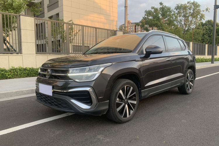 Volkswagen Tharu 2023 300TSI Two-Wheel-Drive Moonlight Edition