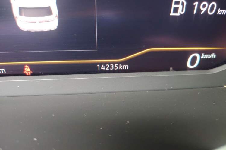 Used Volkswagen Tharu 2023 300TSI Two-Wheel-Drive Full Moon Edition Odometer Close Up