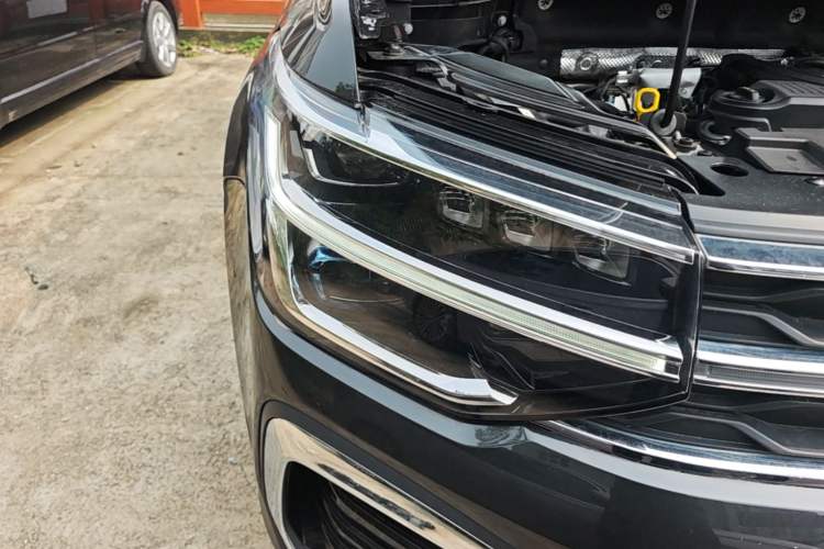 Used Volkswagen Tharu 2023 300TSI Two-Wheel-Drive Full Moon Edition Right Front Headlight